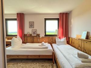 Postel nebo postele na pokoji v ubytování Apartment Bergliebe - G 103 by Interhome