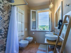 Kúpeľňa v ubytovaní Holiday Home Il Fienile by Interhome