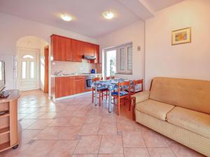 Köök või kööginurk majutusasutuses Holiday Home Ivan by Interhome