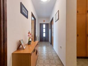 Zdjęcie z galerii obiektu Apartment Kraljic by Interhome w mieście Kornić