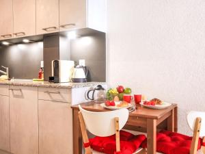 Kuchyň nebo kuchyňský kout v ubytování Apartment Haus Bellevue-7 by Interhome