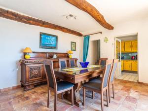 Kuchnia lub aneks kuchenny w obiekcie Villa Villa Etoile Filante by Interhome