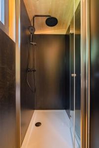 Fotografie z fotogalerie ubytování Holiday Home Wood Cube by Interhome v destinaci Sachsenburg + 24 fotografií