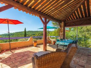 Balkon lub taras w obiekcie Villa Villa Etoile Filante by Interhome