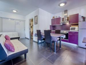 Kuchyň nebo kuchyňský kout v ubytování Holiday Home Radmila by Interhome