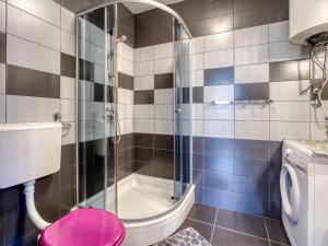 Koupelna v ubytování Holiday Home Radmila by Interhome