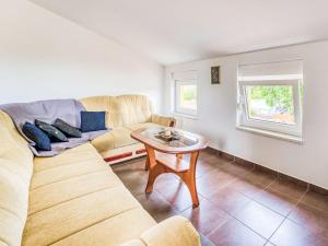 Posezení v ubytování Holiday Home Radmila by Interhome