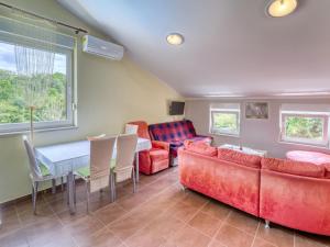 Posezení v ubytování Holiday Home Radmila by Interhome