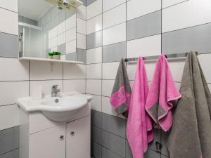 Koupelna v ubytování Holiday Home Radmila by Interhome