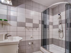 Koupelna v ubytování Holiday Home Radmila by Interhome