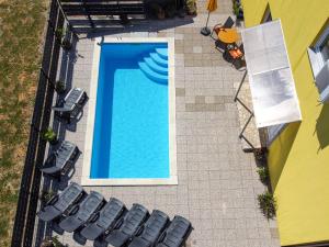 Bazén v ubytování Holiday Home Radmila by Interhome nebo v jeho okolí