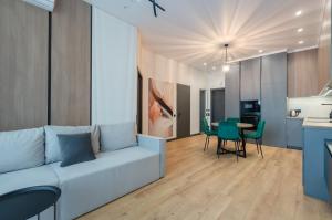 Posezení v ubytování Petrovdom Apartments 35-454 in RC Manhattan City,Beresteiskyi 11