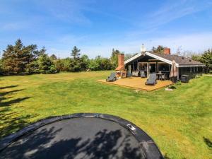 Zahrada ubytování Holiday Home Weland - 800m from the sea by Interhome