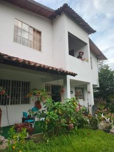Gallery image of Trekkers haven Enjoy Colombia Ecoliving in Piedecuesta +17 photos