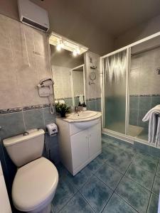 Koupelna v ubytování L'Oustal Del Barry + 37 fotografií