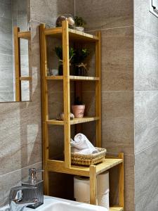 Kúpeľňa v ubytovaní Luxe and Spacious HassanTower View Downtown stay