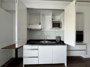 Η κουζίνα ή μικρή κουζίνα στο Twin studio by White Tower +18 φωτογραφίες