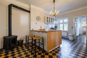 Η κουζίνα ή μικρή κουζίνα στο Landhaus Wusse Ferienwohnung Stralsund