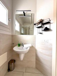 Phòng tắm tại Villetta Alloro K&G House2