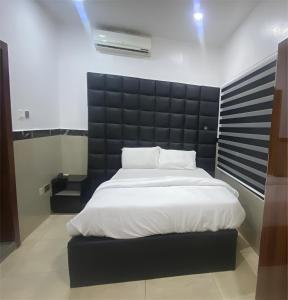 ภาพในคลังภาพของ Milestone Hotel and Suites ในMama