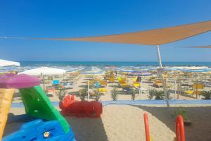 Γενική θέα στη θάλασσα ή θέα στη θάλασσα από  αυτό το διαμέρισμα +8 φωτογραφίες