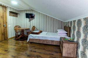 Gallery image of HOTEL GUGLUX &WINE CELLAR in Tʼelavi