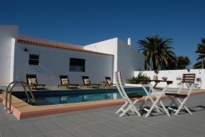 Bazén v ubytování Vila Glória Guesthouse nebo v jeho okolí