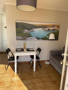 Φωτογραφία από το άλμπουμ του Apartamento Siestamar σε Cala'n Porter