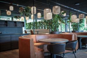 A restaurant or other place to eat at Revier Hotel Säntispark