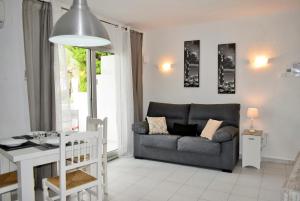 Posedenie v ubytovaní Anacasa Oasis Beach II Marineta AP2116