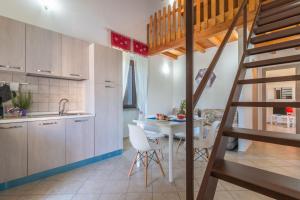 Dapur atau dapur kecil di APPARTAMENTO - IL DICIOTTESIMO SOLE +19 gambar