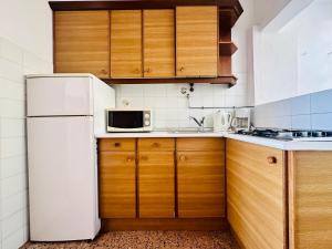 A kitchen or kitchenette at Global Immo 3265 EL SOL 28