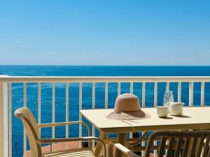 A general sea view or a sea view taken from Az apartmant