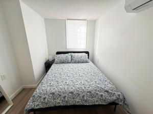 Postel nebo postele na pokoji v ubytování Stylish 2BR - EWR, Stadium & NYC