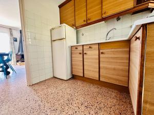 A kitchen or kitchenette at Global Immo 3265 EL SOL 28