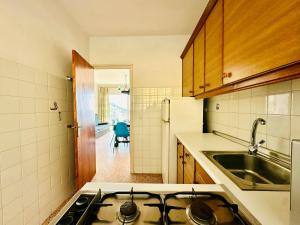 A kitchen or kitchenette at Global Immo 3265 EL SOL 28