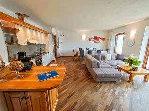 A kitchen or kitchenette at Torretta - Ferienwohnung (SP)