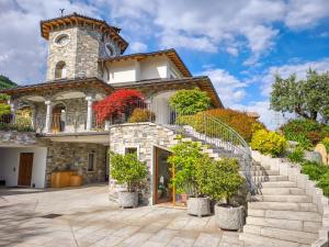 A garden outside Torretta - Ferienwohnung (SP)