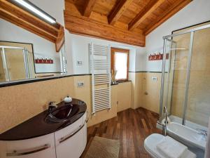 A bathroom at Torretta - Ferienwohnung (SP)
