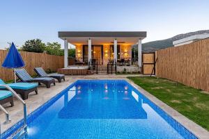 Πισίνα στο ή κοντά στο Villa Furreyya2