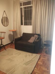 Predel za sedenje v nastanitvi Savassi apartment, functional, practical, home work