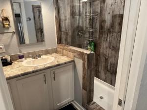 Imagen de la galería de Tiny Cozy Cabin Away From Home, en Austin 2 fotos más