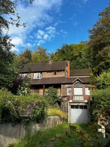 Το κτήριο όπου στεγάζεται  η παραθεριστική κατοικία