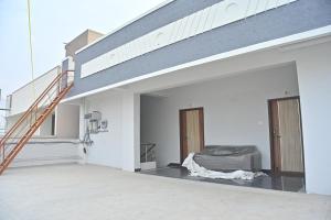 Μπαλκόνι ή βεράντα στο Luxury Full Furnished 1 BHK in Kondapur #101