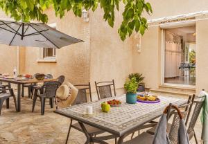 Posedenie v ubytovaní VILLA tous conforts avec Piscine privée et accès Plage