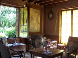 Chambre d'hôte La Berthoderie的休息区