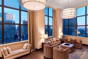 Posezení v ubytování Sheraton New York Times Square Hotel