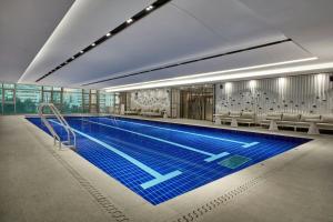 Bazén v ubytování Daegu Marriott Hotel nebo v jeho okolí