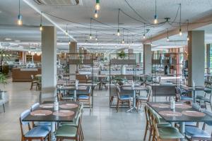 Restaurace v ubytování Japaratinga Lounge Resort - All Inclusive