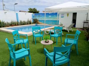 Bazén v ubytování Arenal's Beach Home nebo v jeho okolí